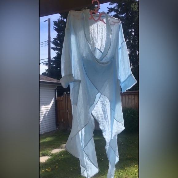 🎉Host pick 🎉  NEW! Linen blend , Cris cross, Irregular hem top - Picture 5 of 12